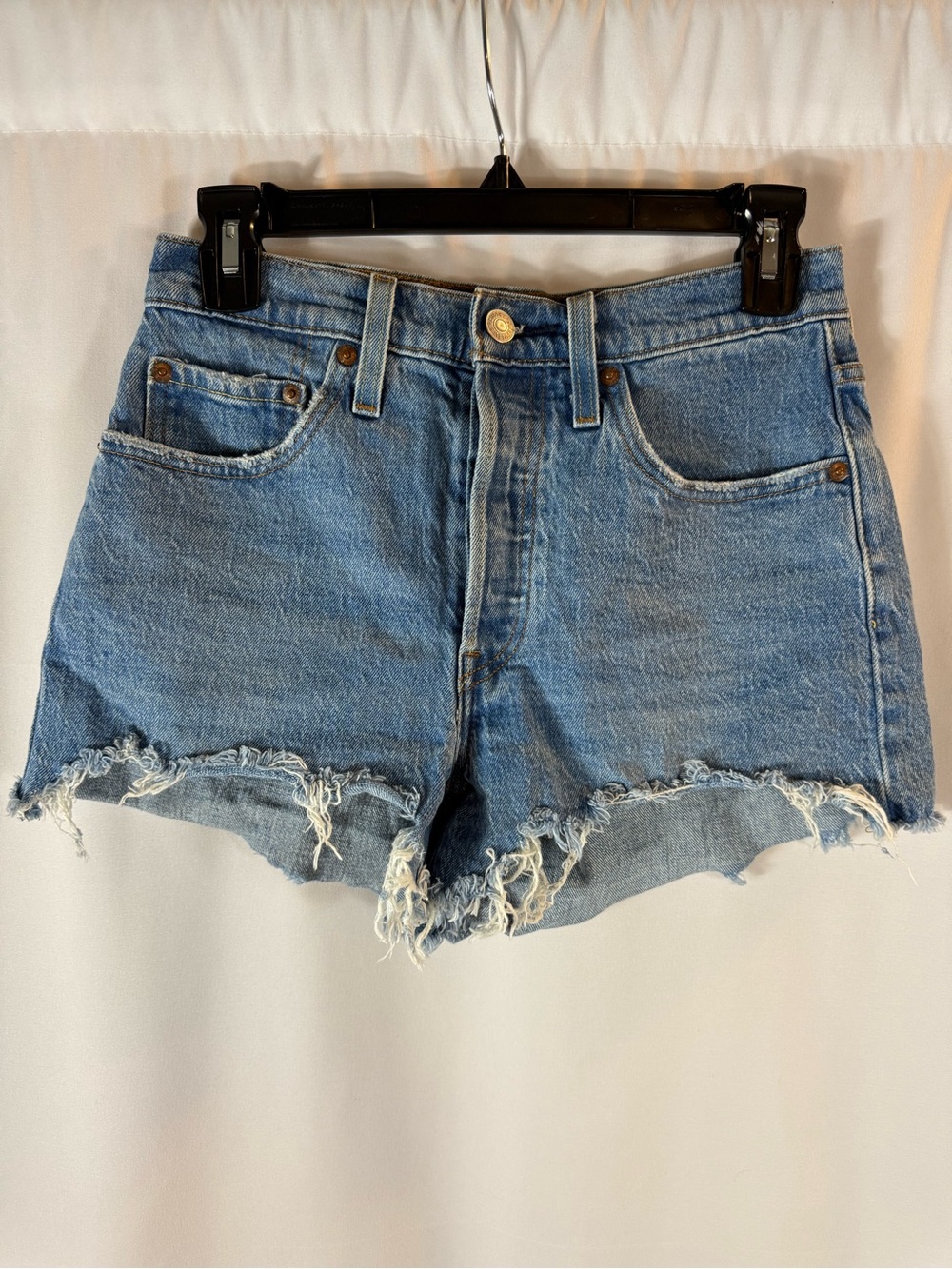 Levi's Light Blue Distressed Cutoff Denim Shorts size:w26